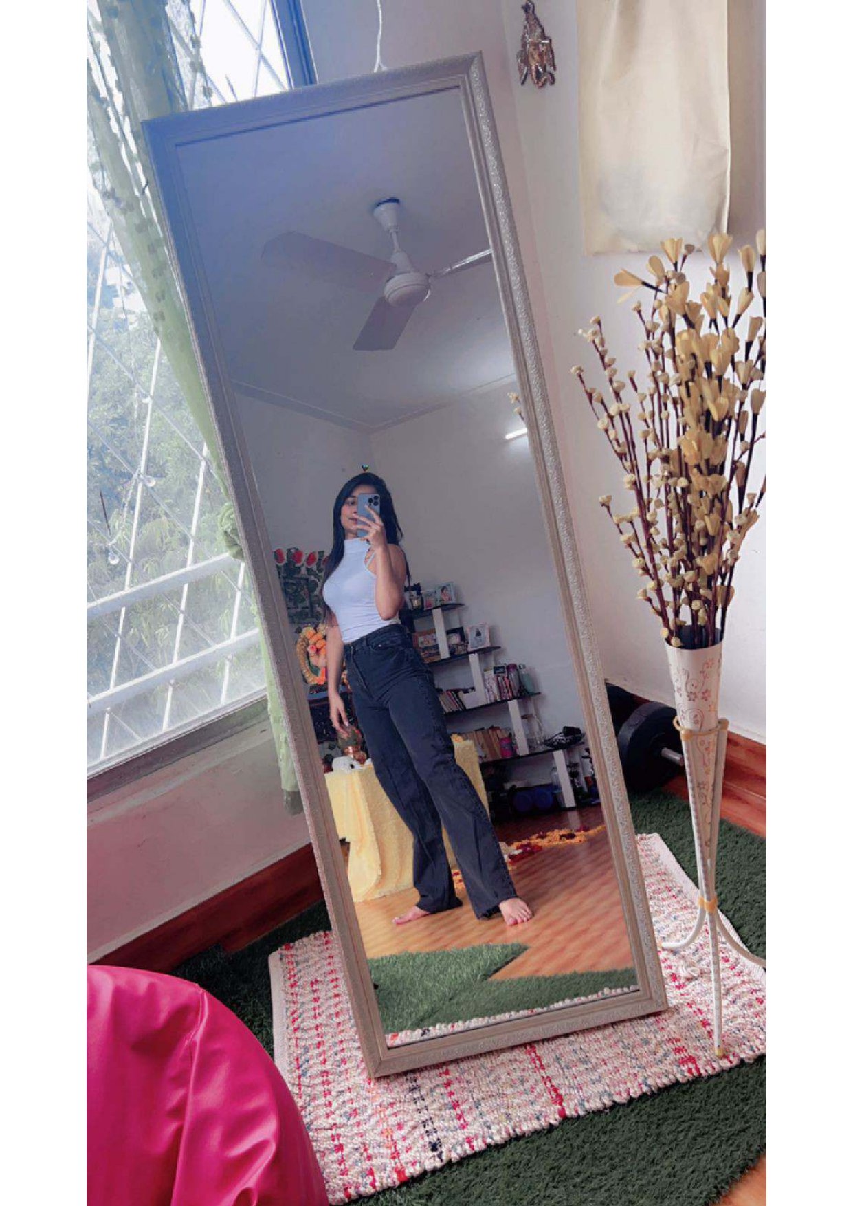 /storage/photos/1/Vichuthra-kingfisher-girl/KINGFISHER CALENDAR GIRL_page-0014.jpg